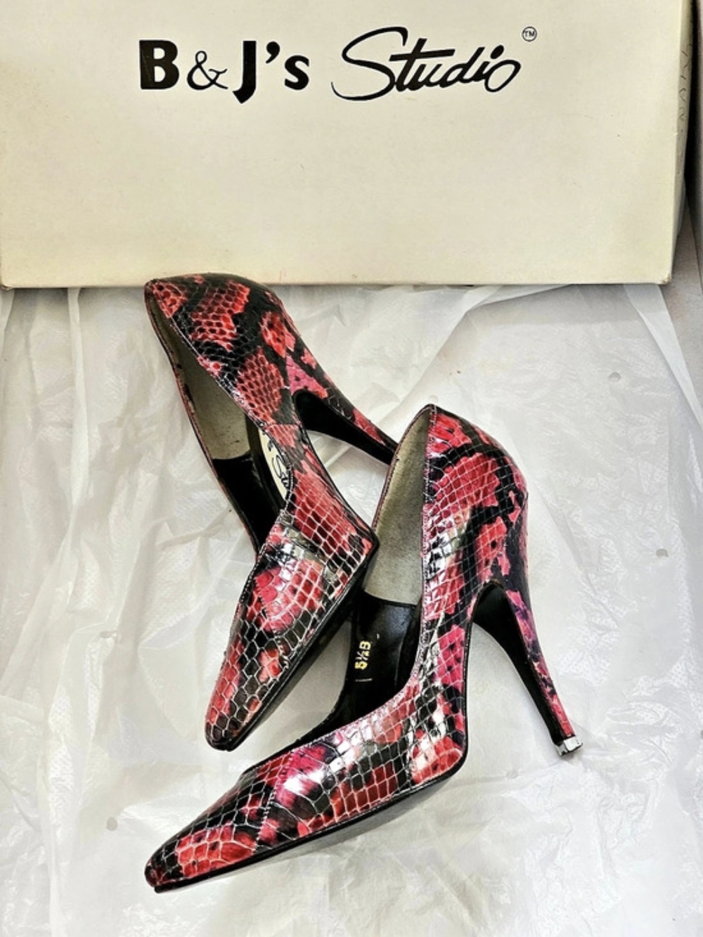 ❗️B&J's Studio Fuchsia Metallic Snake Stilettos Pink & Black ❗️